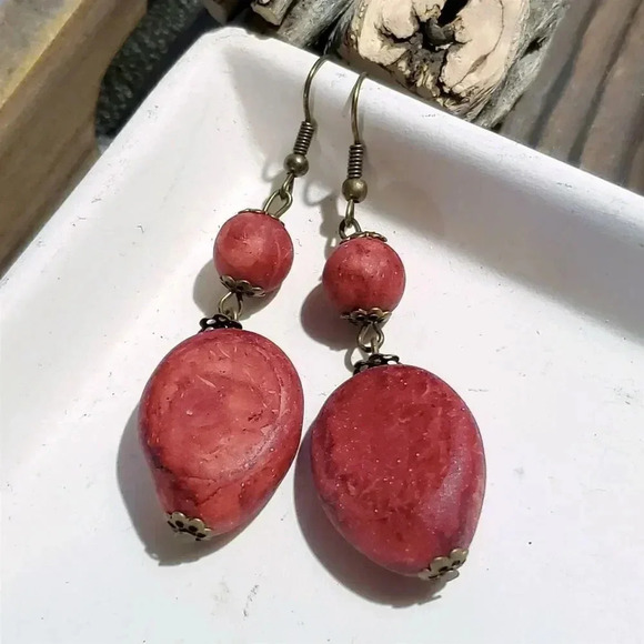 Rustic Bronze Metal Mottled Red Lightweight Acrylic Handcrafted Dangle Earrings - Picture 1 of 5